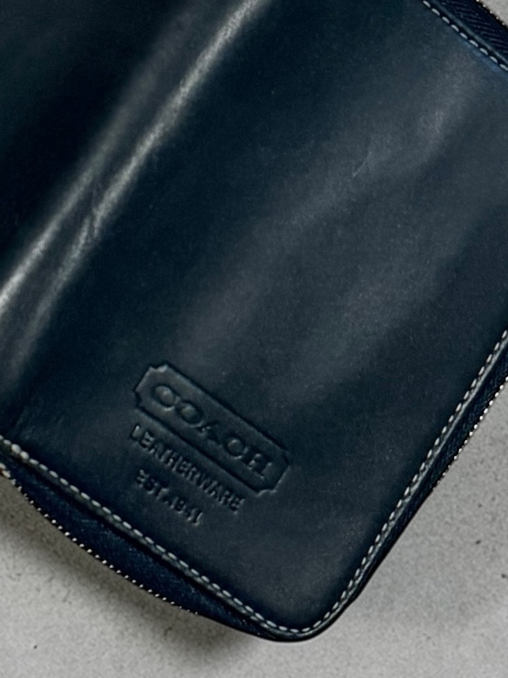 Coach Black Leather Zip Around Wallet Organizer Y2K - Picture 9 of 11
